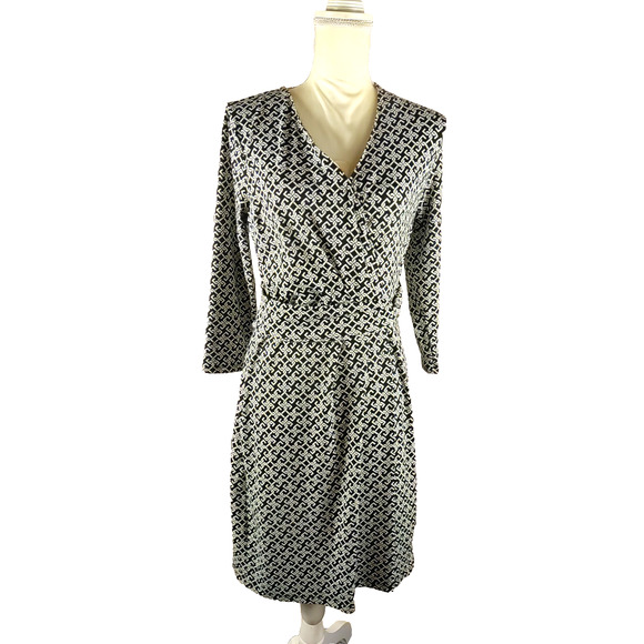 Talbot's Women's Dress Size Medium Black White Geometric Design V Neck... - Picture 7 of 7